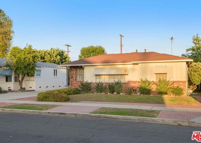 Building Photo - 5320 Bevis Ave