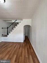 Building Photo - 529 S Smallwood St