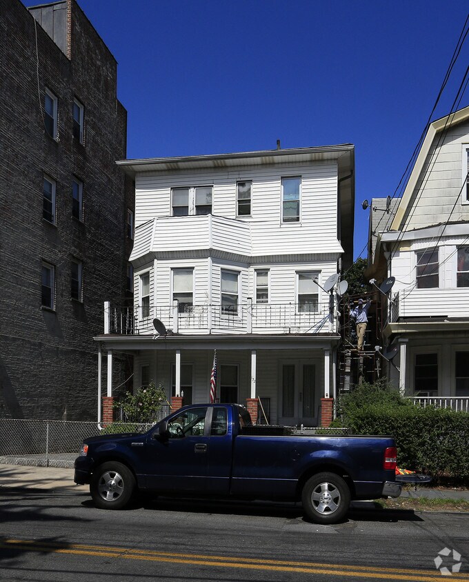 Primary Photo - 152 W Lincoln Ave