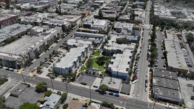  - Oak Park Apartments