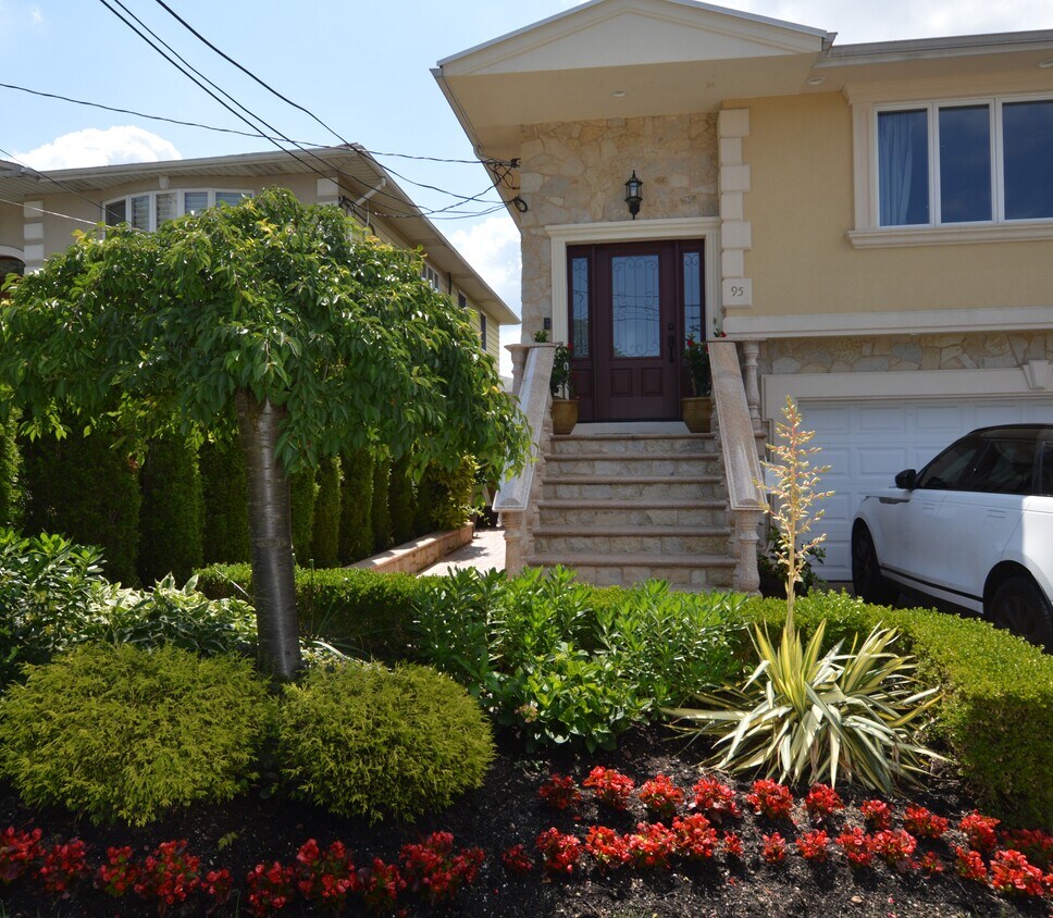 Foto principal - 95 Greenport St