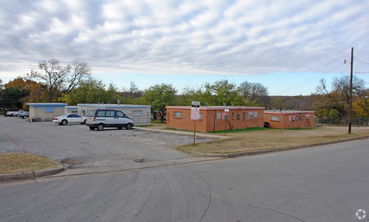 Área de estacionamiento - Sycamore Park Apartments