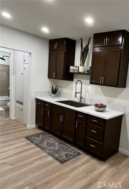 Foto del edificio - 14449 Palmrose St