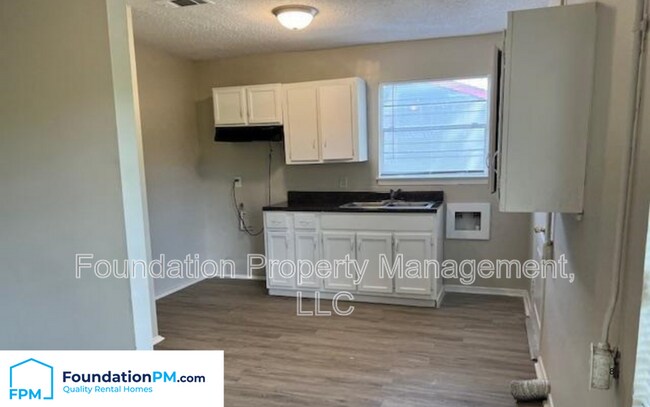Foto del edificio - 4422 Suncrest Dr