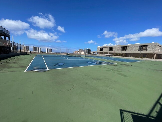 Foto del edificio - Dowsett Point- 1BR/1BA with Parking, Secur...