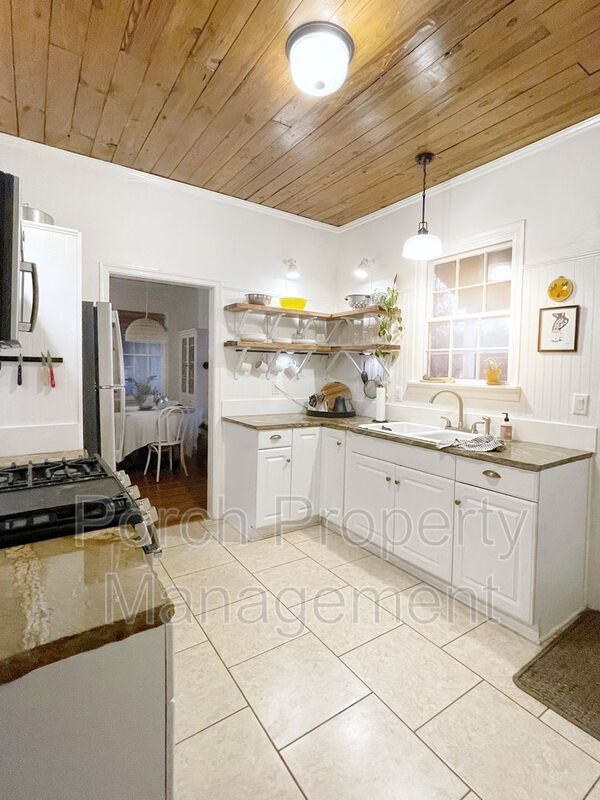 Building Photo - 1920 W Gregory St