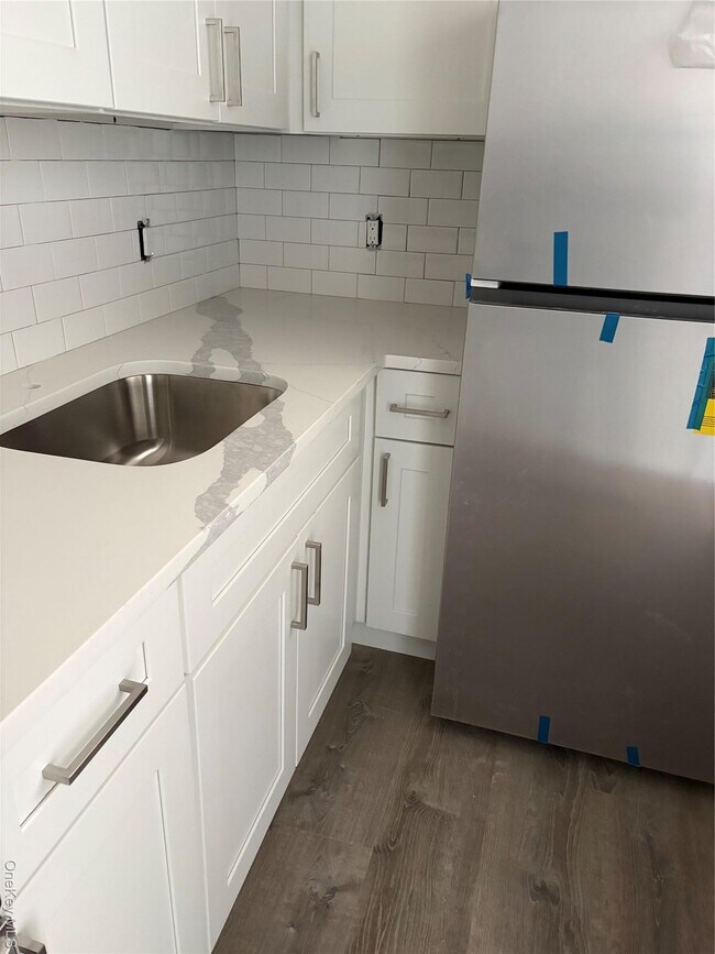 Foto del edificio - 8 Charles Ln