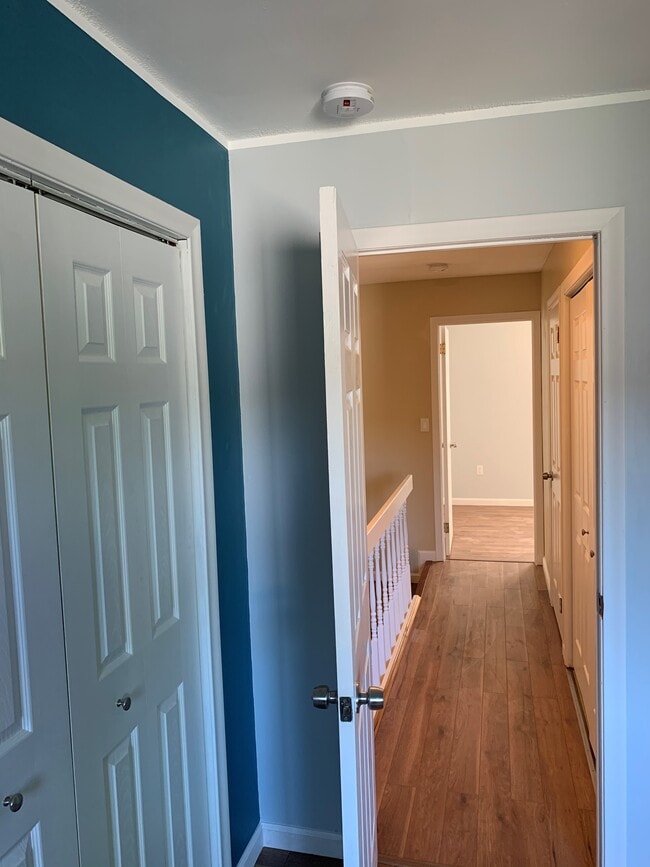 Hallway - 31 Hilltop Dr