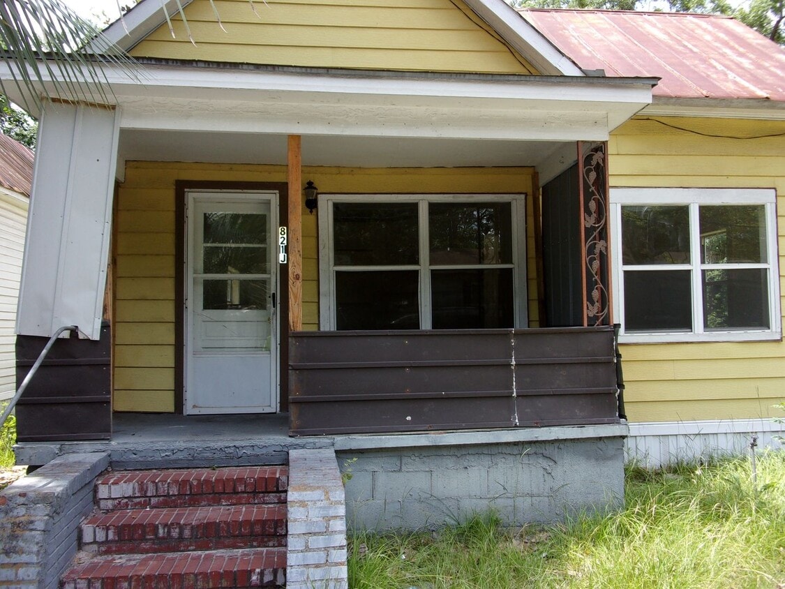 Primary Photo - 821 Pearlie Bowden Dr