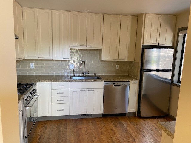 Kitchen - 131 Tomales St