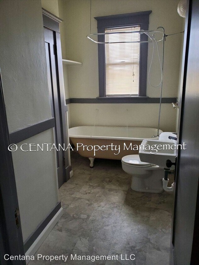 Foto del edificio - 808-814 W Broadway St