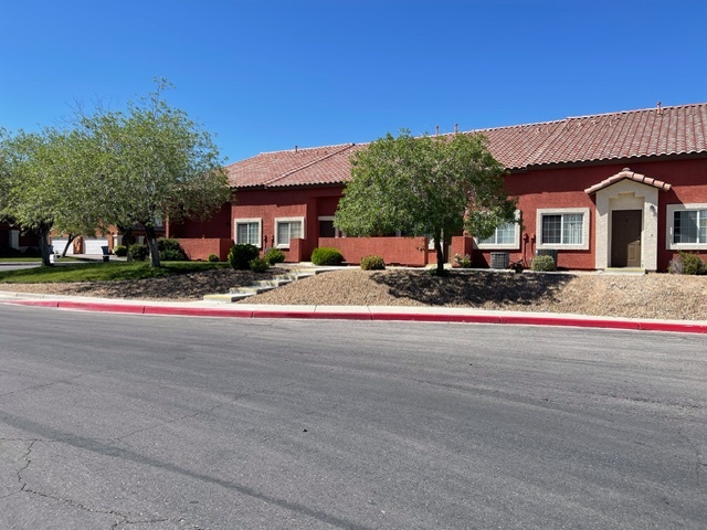 Foto principal - Shadow Ridge Townhomes