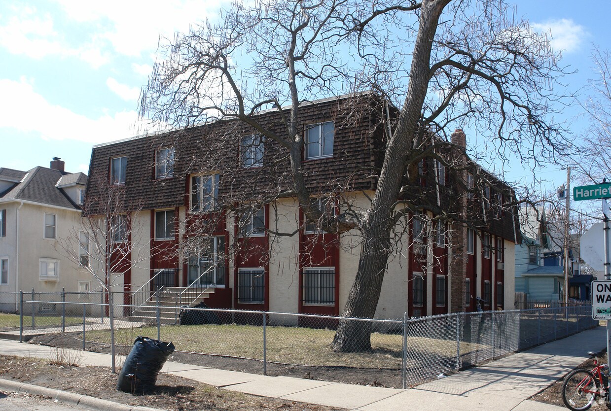 Foto del edificio - 2700 Harriet Ave S
