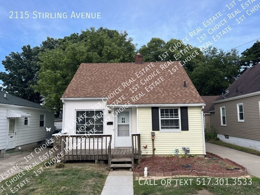 Photo - 2115 Stirling Avenue-