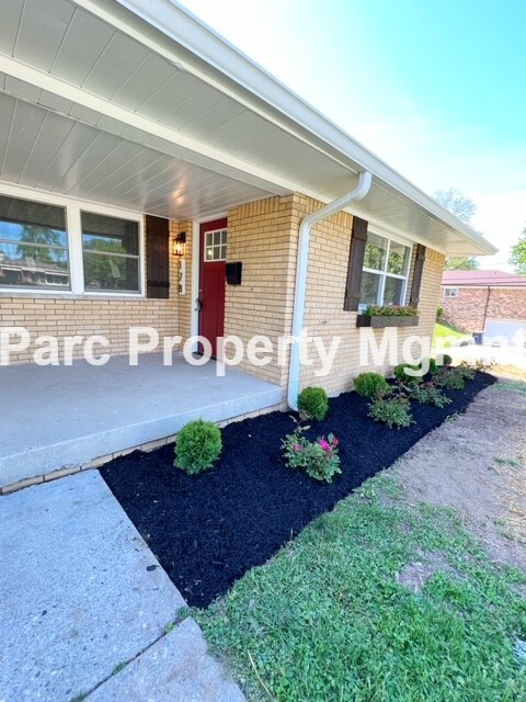 Primary Photo - 178 N 9TH AVENUE