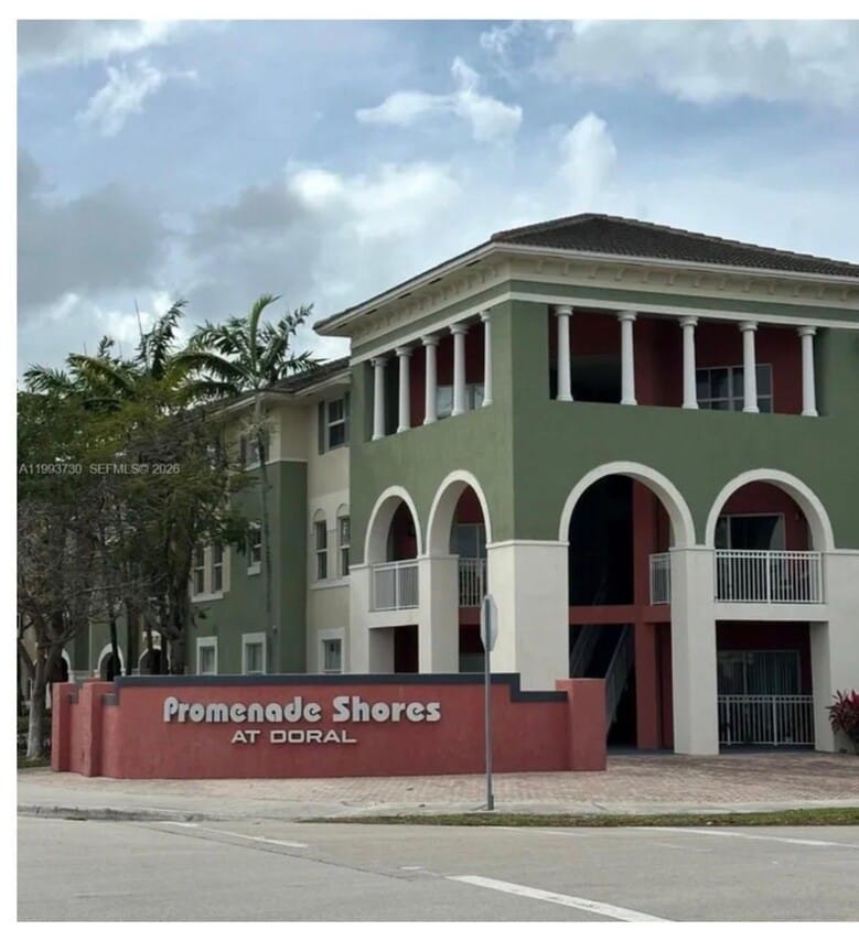 Photo - 10901 NW 83rd St (Doral, FL)