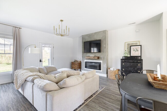 Foto del edificio - 71 Warwick Dr