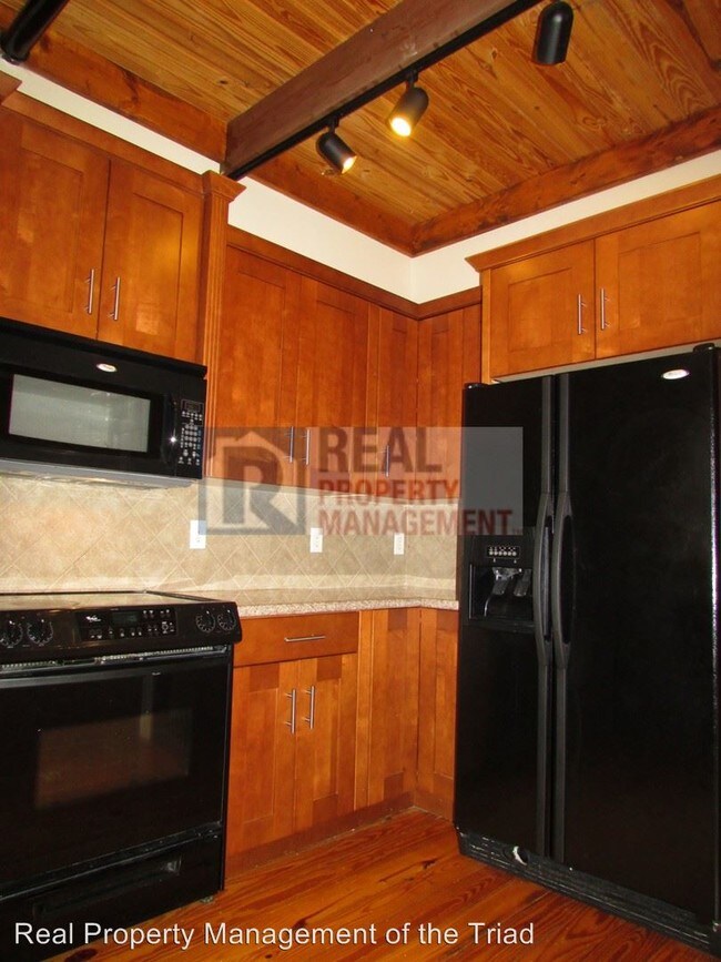 Foto del edificio - 2 br, 2 bath House - 445 McAdoo