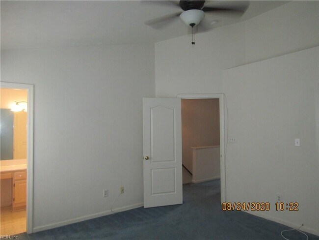 Building Photo - 148 Horse Run Dr
