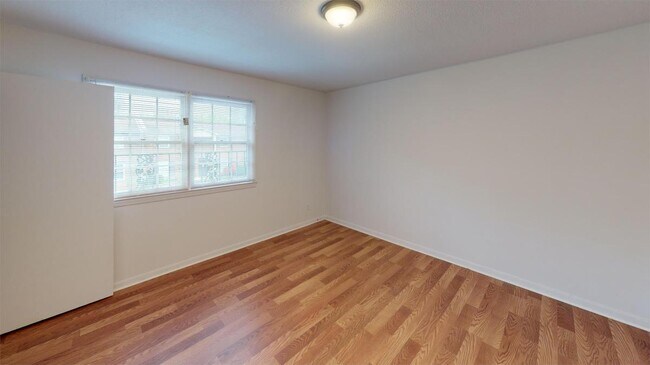 Foto del edificio - 321 Vineyard Park Ct