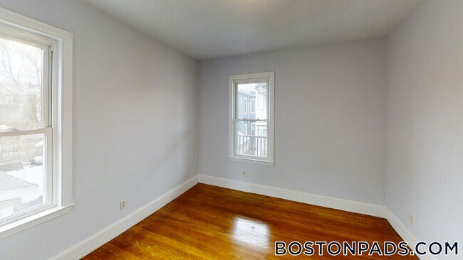 Foto del edificio - 11 Partridge Ave