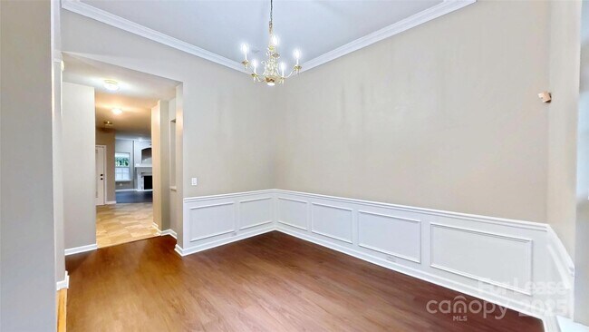 Foto del edificio - 2442 Windsor Chase Dr