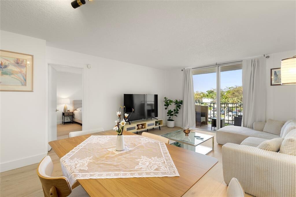 Building Photo - 2000 S Ocean Blvd