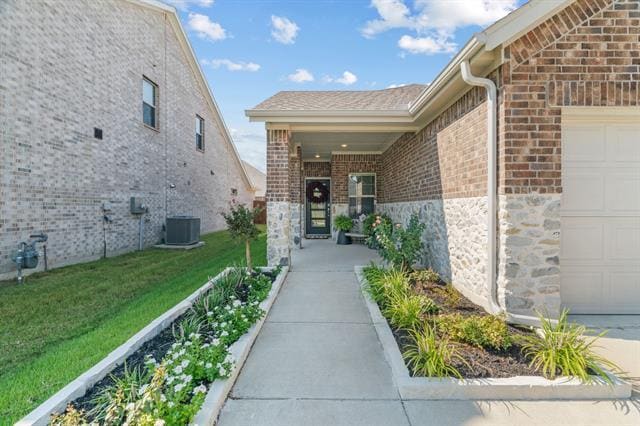 Foto del edificio - 403 Cottage Wood Dr