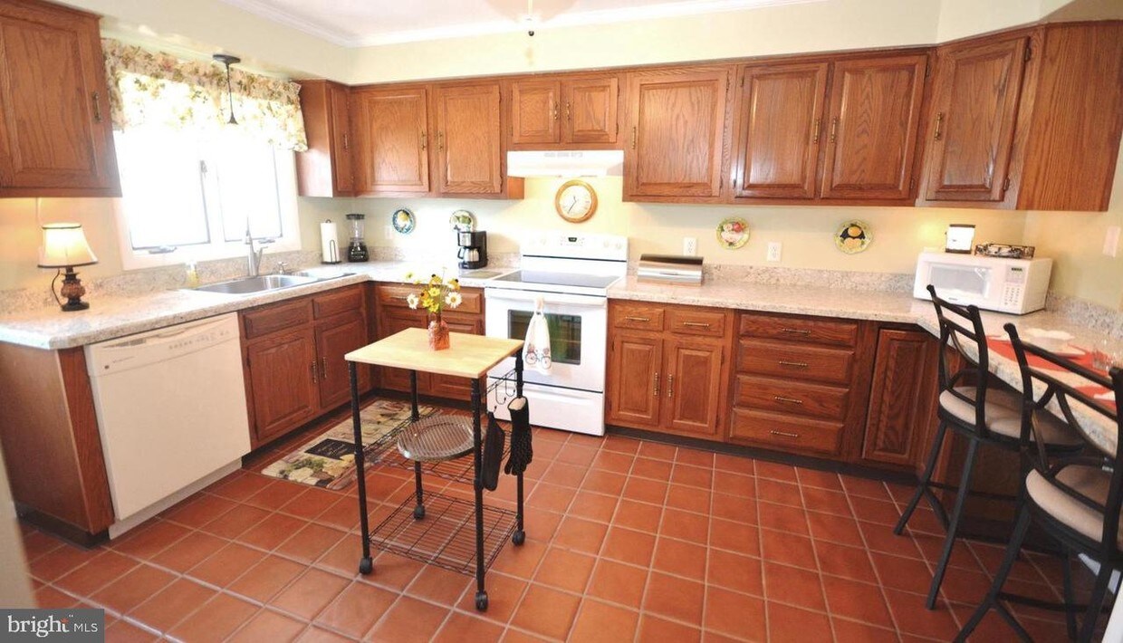 Building Photo - 24580 Deepwater Point Dr