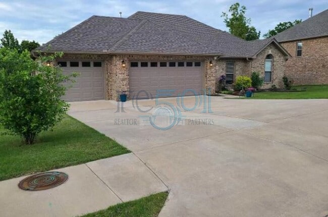 Building Photo - 8700 Johnson Dr