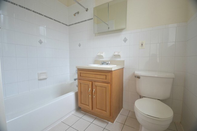 Building Photo - 301 W 112th St