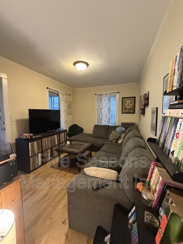 Foto del edificio - 24-26-26 Conger Ave