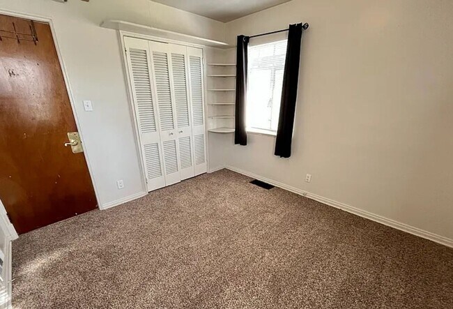 Foto del edificio - 1385 Otis St