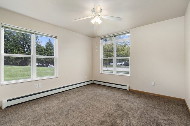 Foto del edificio - Lakefront Manor Apartments and Villas