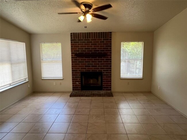Building Photo - 13941 Maricella Ln
