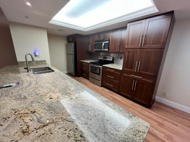 Foto del edificio - 2255 Lindell Blvd