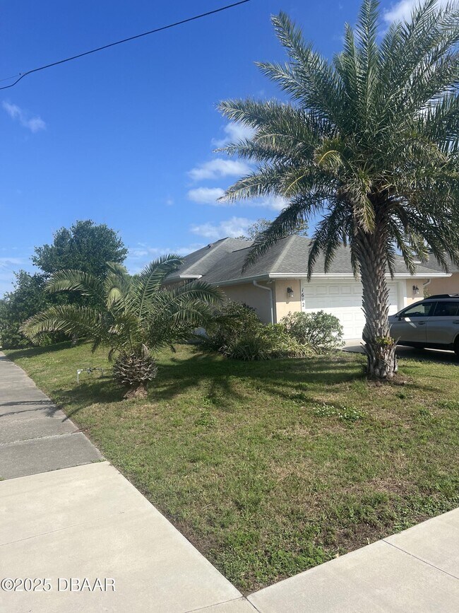 Foto del edificio - 1612 N Oleander Ave