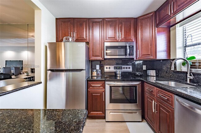 Foto del edificio - 9355 SW 8th St