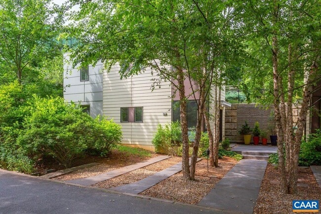 Building Photo - 109 Riverbluff Cir