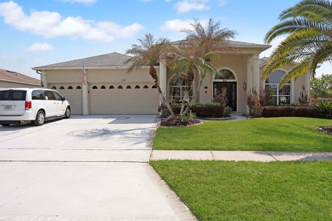 Building Photo - 215 Strathmore Cir