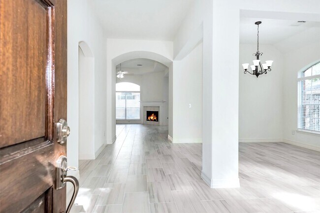 Foto del edificio - 130 W Stockbridge Landing Cir