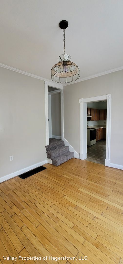 Building Photo - 3 br, 1 bath House - 228 N Mulberry St