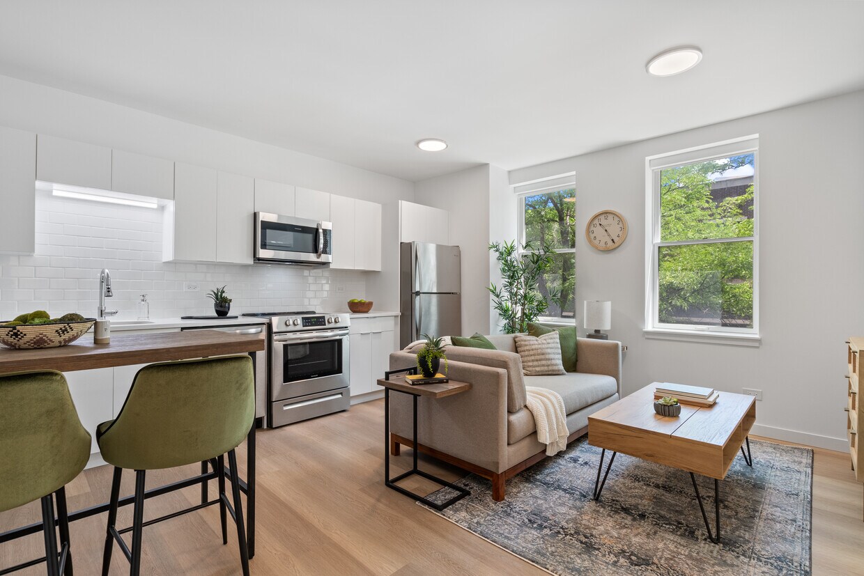 1652 W Roscoe St, Chicago, IL 60657 Apartments in Chicago, IL