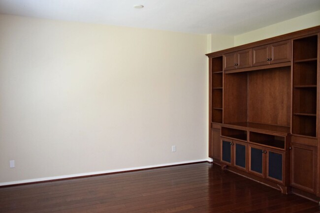 Building Photo - 4S RANCH TWHS 3BR 2.5BA in Rancho Bernardo...