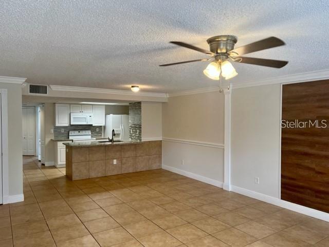 Foto del edificio - 2721 N Poinciana Blvd