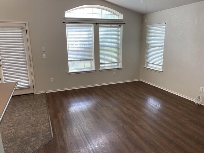 Foto del edificio - 16501 Fowler Mill Cove