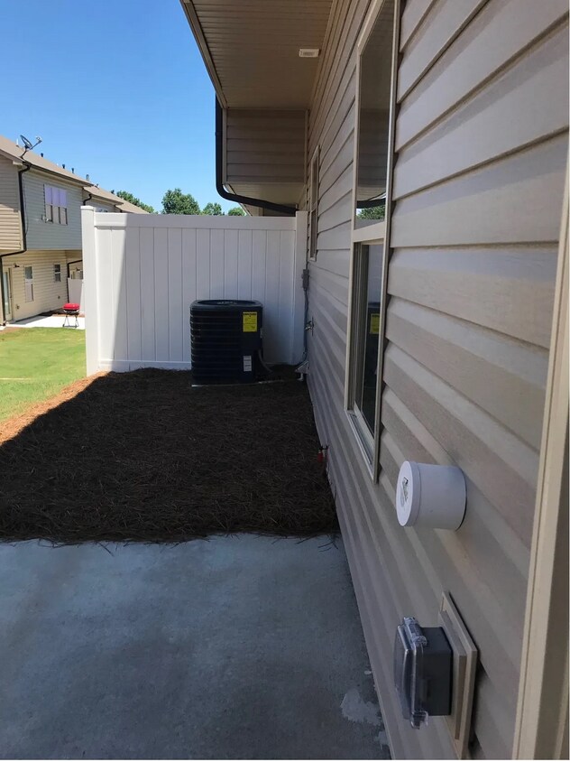 Backyard-1 - 346 Turtle Creek Dr