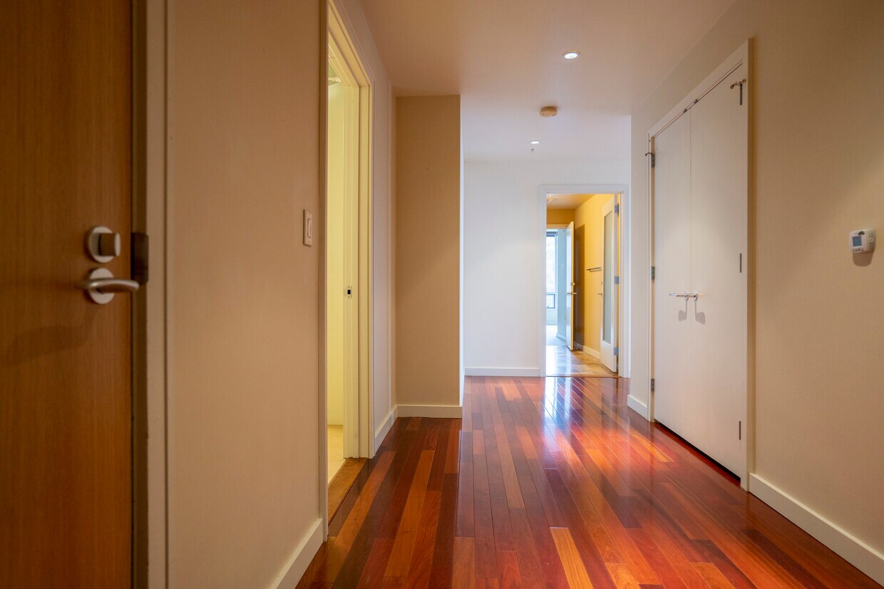 836 S Curry St Unit 1108, Portland, OR 97239 Condo for Rent in