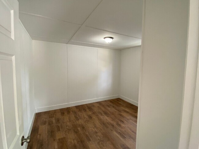 Building Photo - Newly remodeled home is located in Lancast...