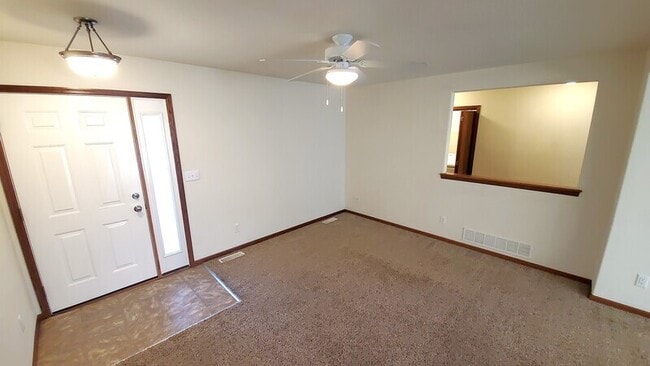 Building Photo - 1829 Rosehill Dr SW